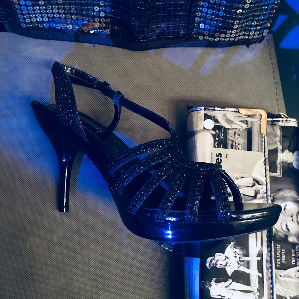 NWOT Rhinestone Heels ๐ก๐ - Picture 2 of 6